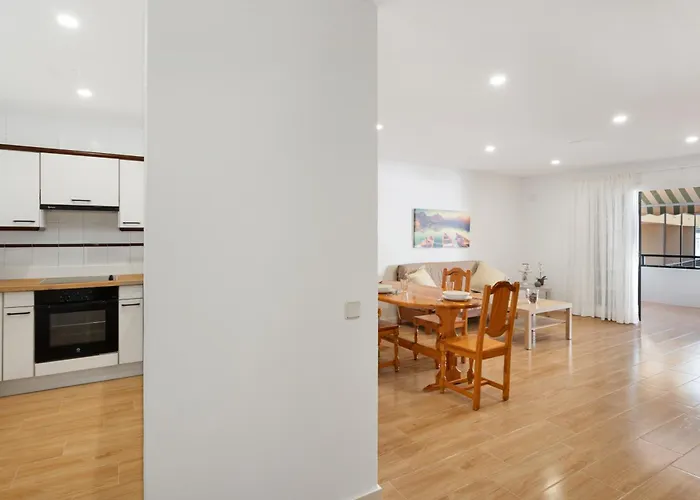 Tomasol - A Escasos Metros De La Playa Apartmán Arona (Tenerife)